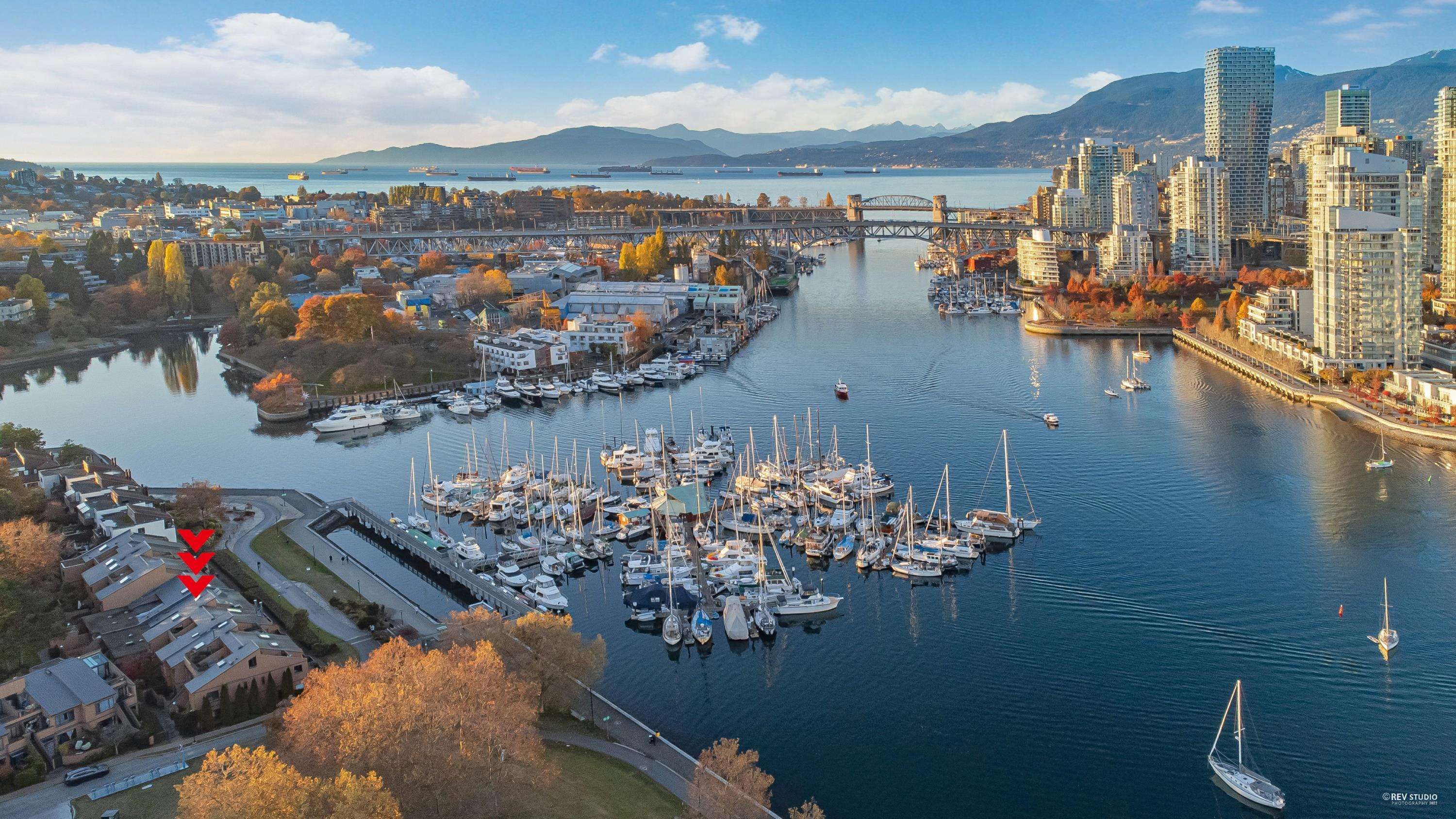 Open House. Open House on Saturday, November 26, 2022 2:00PM - 4:00PM
WATERFRONT TOWNHOUSE w/ stunning water, marina, cityscape and mtn views. 180 degree views W out to English Bay sunsets and E to the Cambie St. Bridge sunrises. Renovation by Colbrone Ar